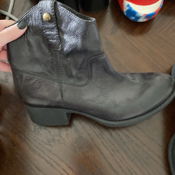 Gianni bini black western style booties. Well loved! - Picture 2 of 9